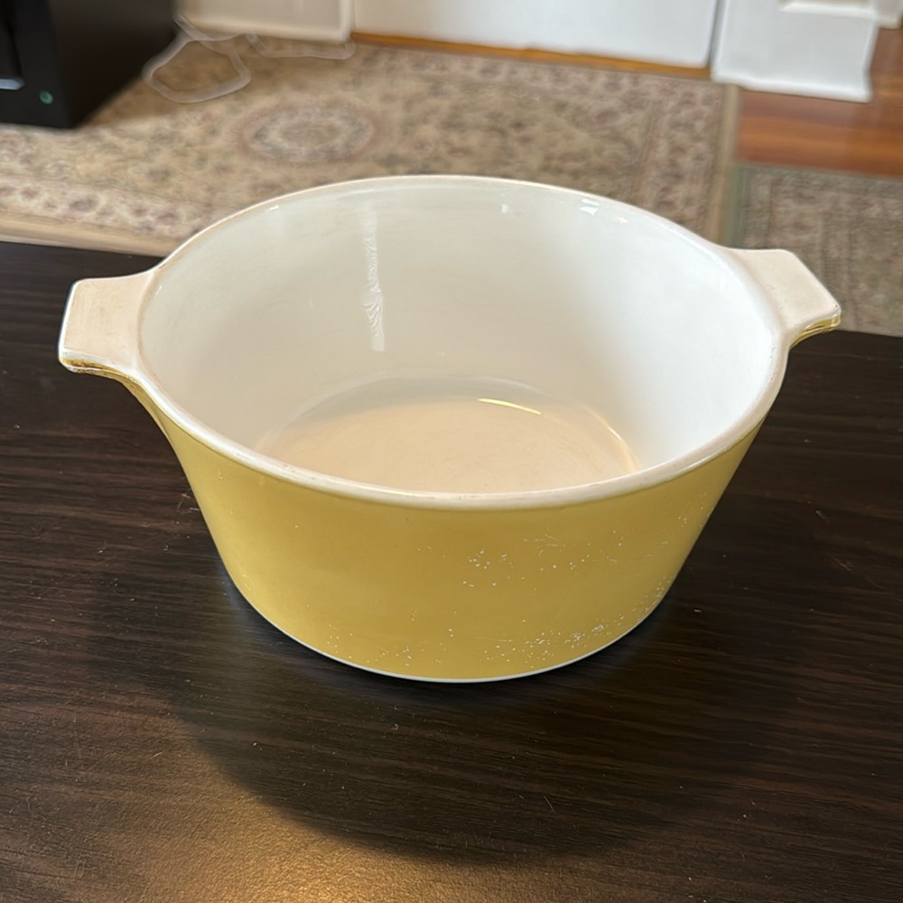 Corningware Yellow Round Casserole Dish